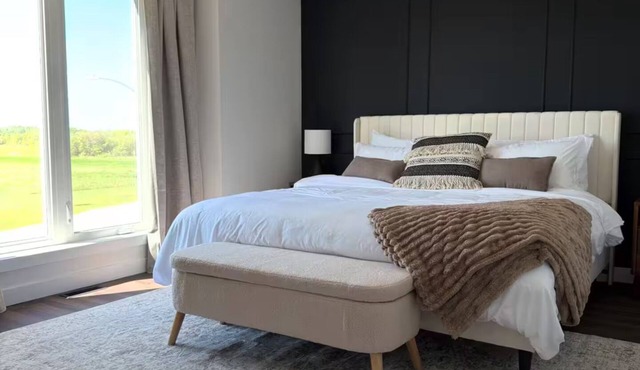 Stylish New-Build Duplex Retreat - C