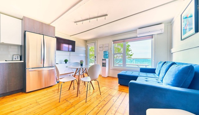 Suite 209: Beautiful 2-Bedroom Beachfront Suite