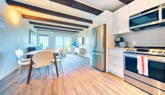 Suite 211: Beautiful 3-Bedroom Beachfront Townhouse