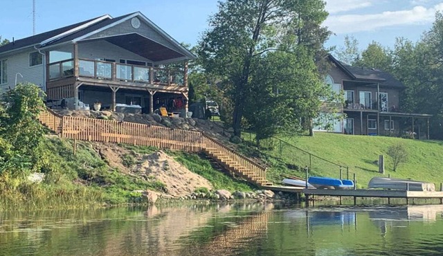Sumac Trail - Three Bedroom Cottage, Sleeps 8