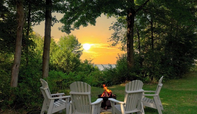 Sunset Paradise, Lake View, King Bed