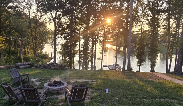 Sunset Pointe Douglas Lake Cabin in White Pine