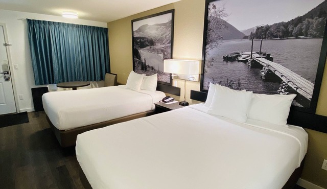 Super 8 by Wyndham 100 Mile House
