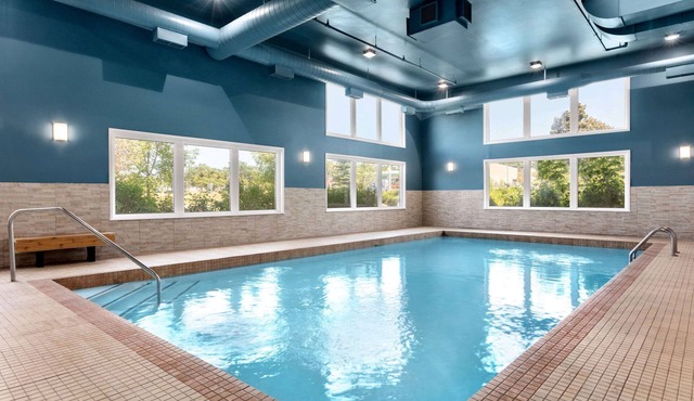 Super 8 by Wyndham Ajax/Toronto On
