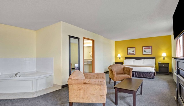 Super 8 by Wyndham Barrie South