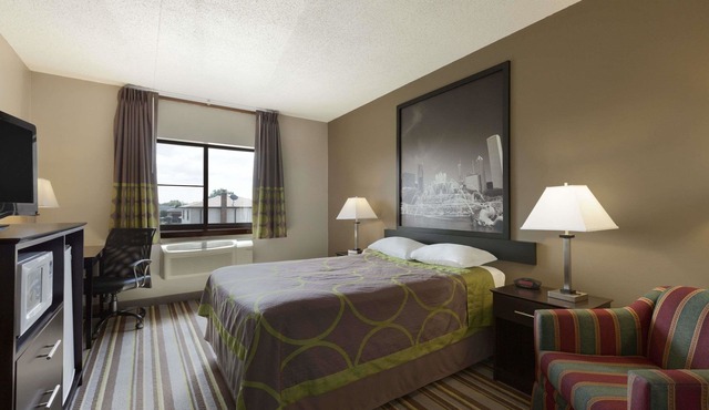 Super 8 by Wyndham Bridgeview/Chicago Area