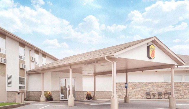 Super 8 by Wyndham Kenora