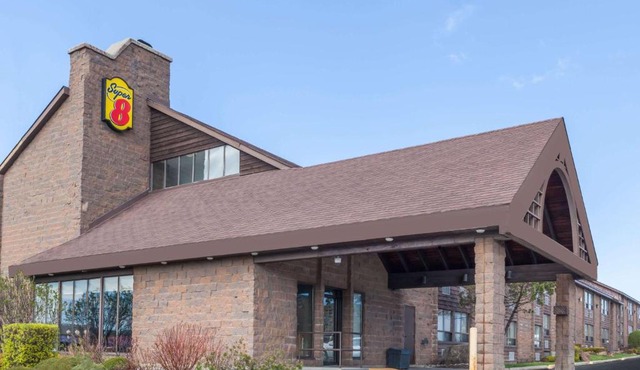 Super 8 by Wyndham Sudbury ON