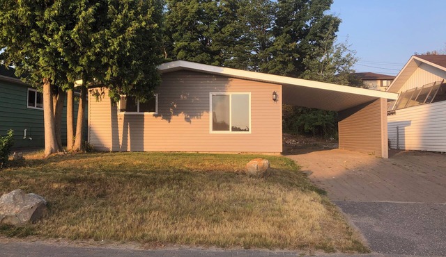 Sweet Central Stay in Elliot Lake