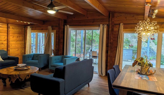 The Aviary on Lily Hill Private Forest Retreat