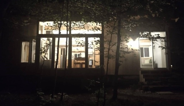 The Coachman- Woodland Tiny Home with Sauna and Trails 15 minutes from Bull Lake