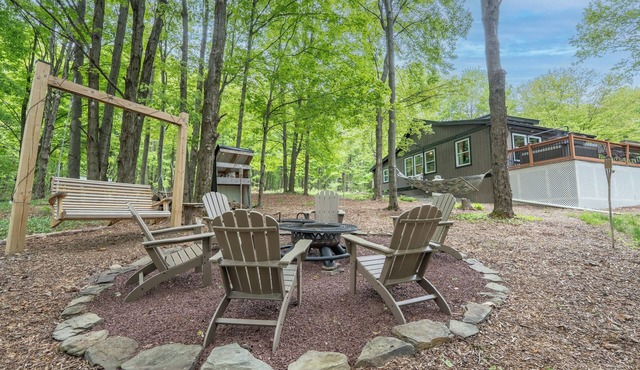The Cozy Cabin | Hot Tub & Fire Pit | Sleeps 6