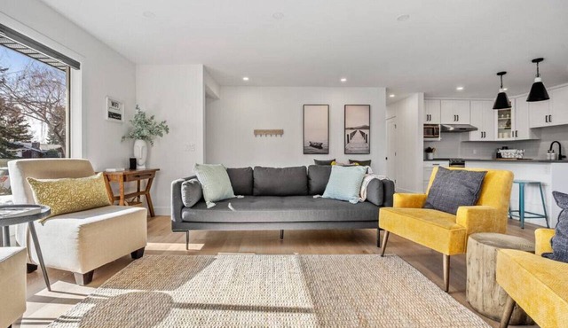 The Duke | Spacious | Upscale | Close to DT