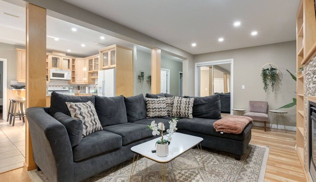 The Farmhouse @ Spruce Meadows/Dewinton 2 bed