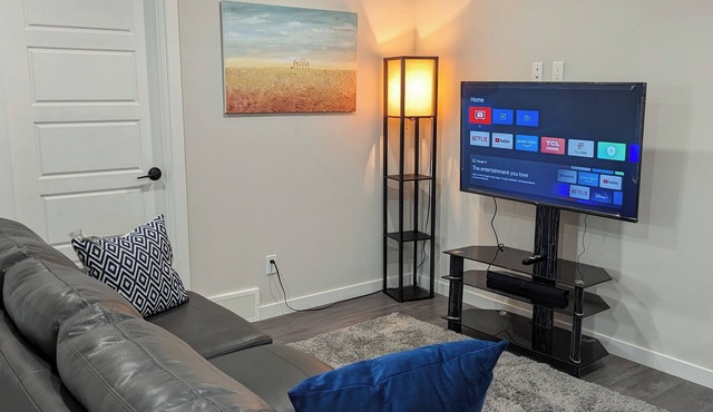 The Fruitful Vineyard- Home in NorthWest Calgary|YYC|Banff|Stampede|UofC