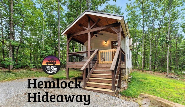The Hemlock Hideaway tiny home! in Menlo