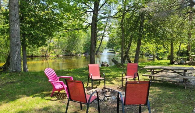 The Hunter - 3-Bedroom River-front Cottage