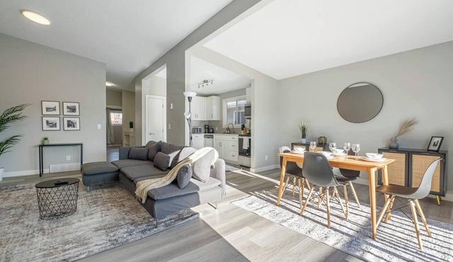 The Jasper - Modern & Spacious!