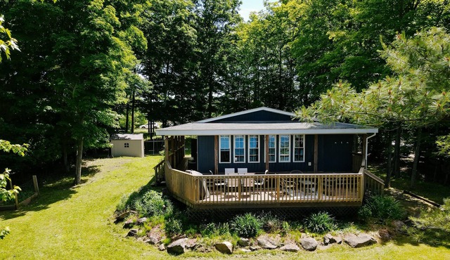 The Little Fox Cottage - On the water, 3 min to town