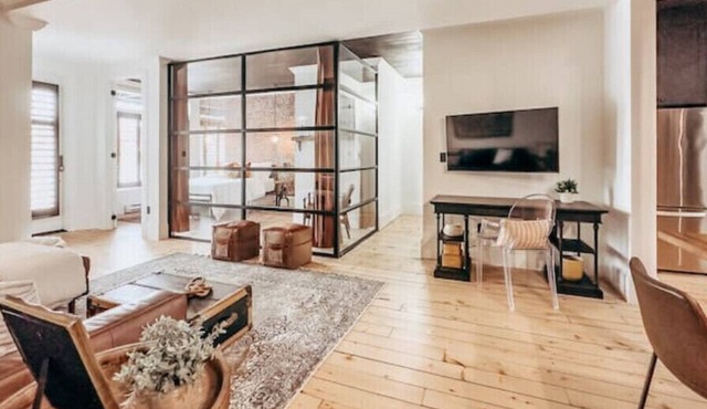 The Merchant Quarters: Contemporary seaside charm