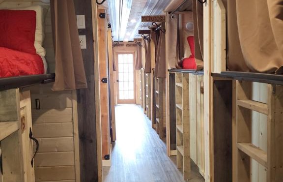 THE ORCHARD (HOSTEL WITH PRIVATE BUNKS)