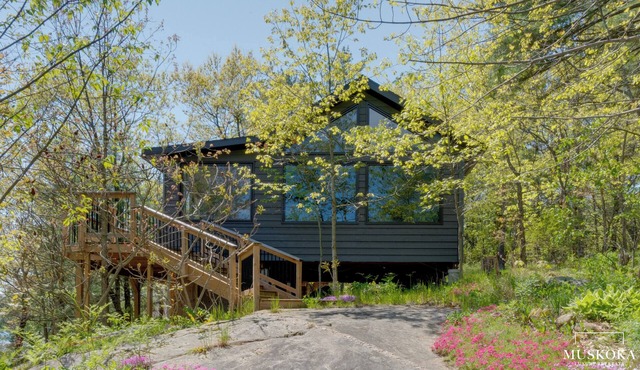 The perfect blend of comfort and natural beauty on Go Home Lake.