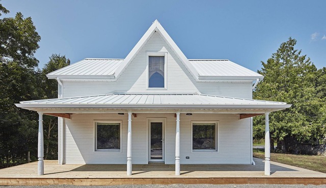 The Reach Guesthouse in Prince Edward County STA Licence #ST-2019-0099