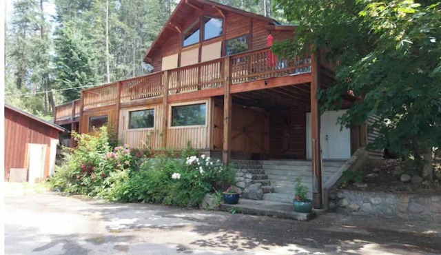 The Rustic Retreat House on Kootenay Lake