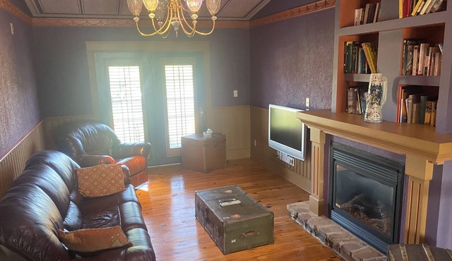 This European flair minutes from historic Niagara On The Lake