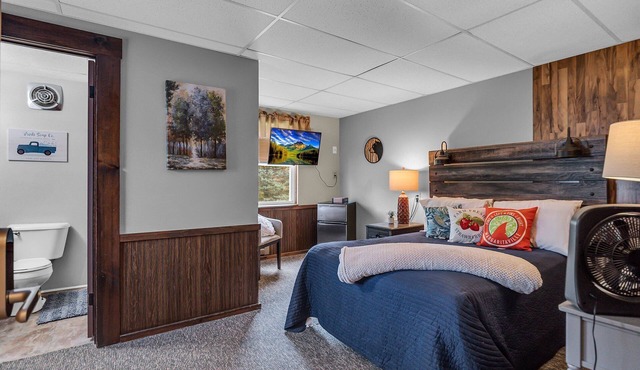 Timberline Lodge - Downtown Ellicottville - Room 200