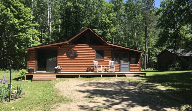 Tiny Cabin On Private 5 Acre Wooded Lot w/in 1.5 miles of WOMAN LAKE in Hackensack
