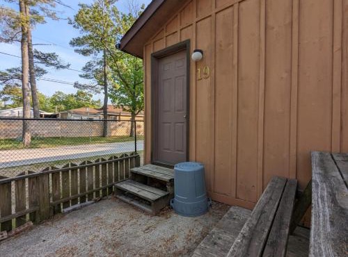 Tiny Wood Cottage 19