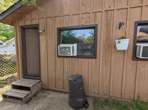 Tiny Wood Cottage 22