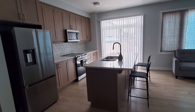 TOWNHOUSE 2 BED 1.5 BATH PLUS BASEMENT - AIR BEDS AVAILABLE FOR BASEMENT