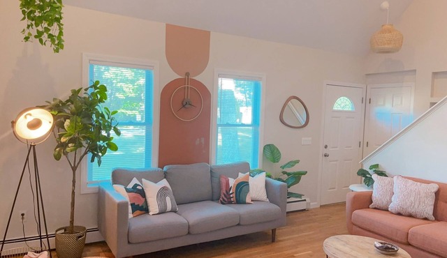 Tranquil Cape getaway 4BD 2BA with AC, Family and Pet Friendly! in Mashpee