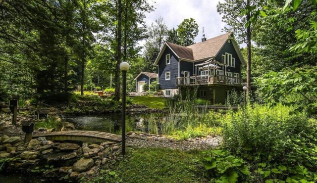 Tranquil Haven near the Charming Village of Knowlton - Sleeps 12 - Whole House & 2 Acres with Pond, Bridge, Grounds, and Woods