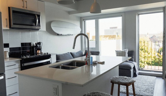 Trendy & Cozy Downtown Halifax Condo