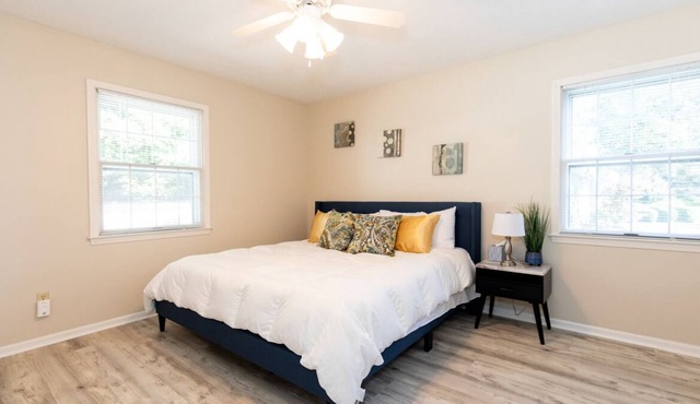 Two Bedroom Cozy Cottage near Sports Force, Kalahari, and Cedar Point!