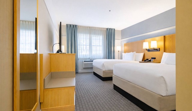 Two Trees Inn in Mashantucket
