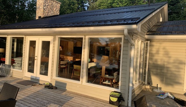 Ultimate Family Cottage-desirable Twelve Mile Lake