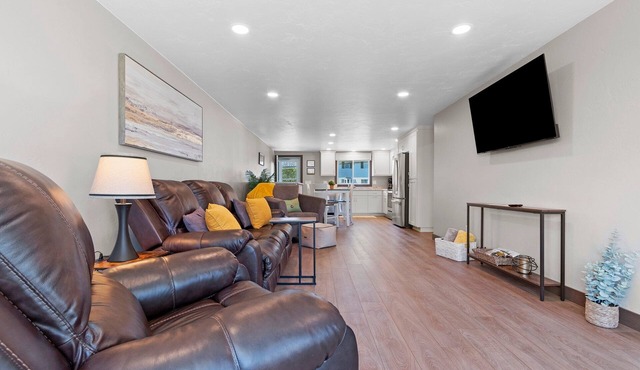 Updated 3 bed 2 bath home. Only 4 min walk to stadium!
