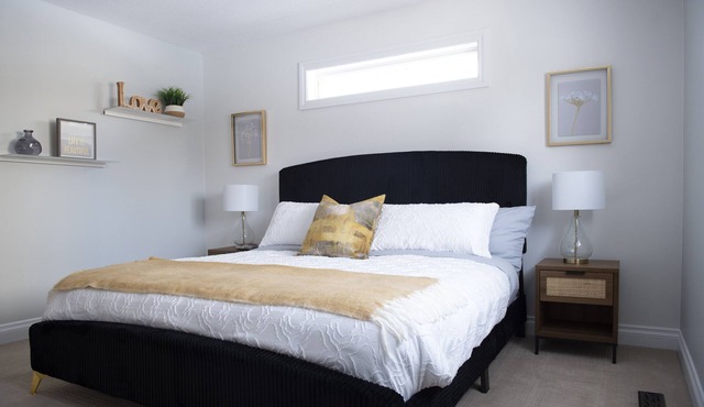 Urban Oasis|1min to Whyte Ave|5mins to UofA