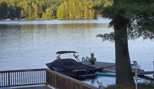 Vacation on beautiful Haliburton Lake!