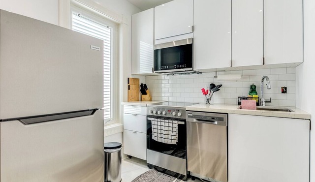 Vintage Little Italy 2 Bedroom
