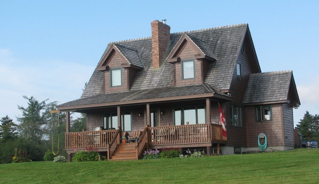 Wake Up to the World’s Highest Tides – A Private Fundy Beachfront Retreat