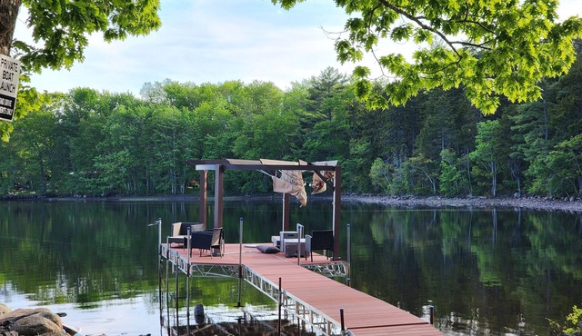 Waterfont close to town and walking trails with country feel