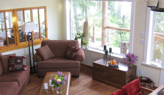 Waterfront Beautiful Custom Built Home,new In 2009, Situated On Private 1 Acre