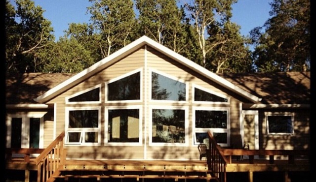 Waterfront Cabin on Shoal Lake MB