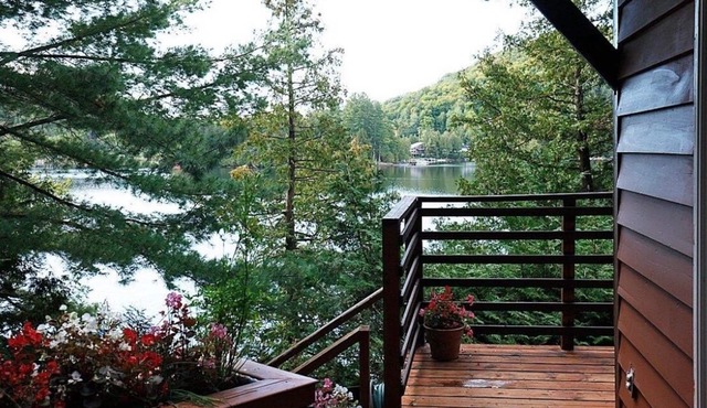 Waterfront Cottage 40min from Ottawa