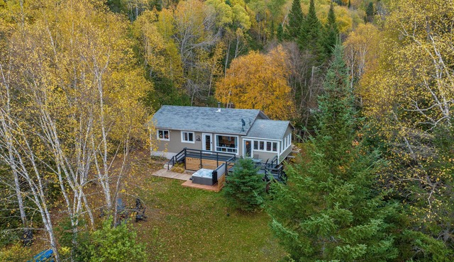 Waterfront cottage and spa